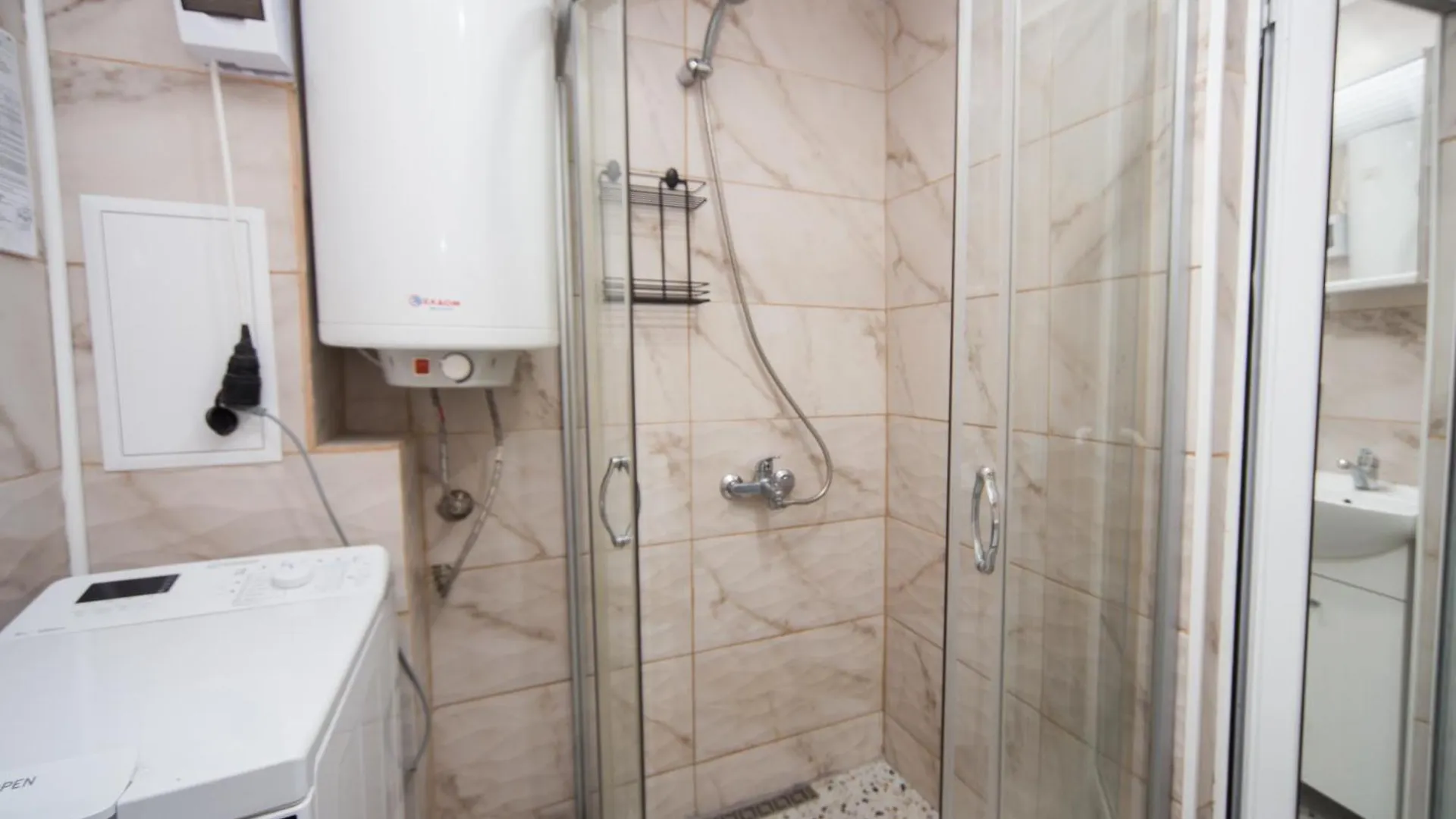 Half Private Apartment Using One Bedroom Instead Of Two - Better Value Burgas