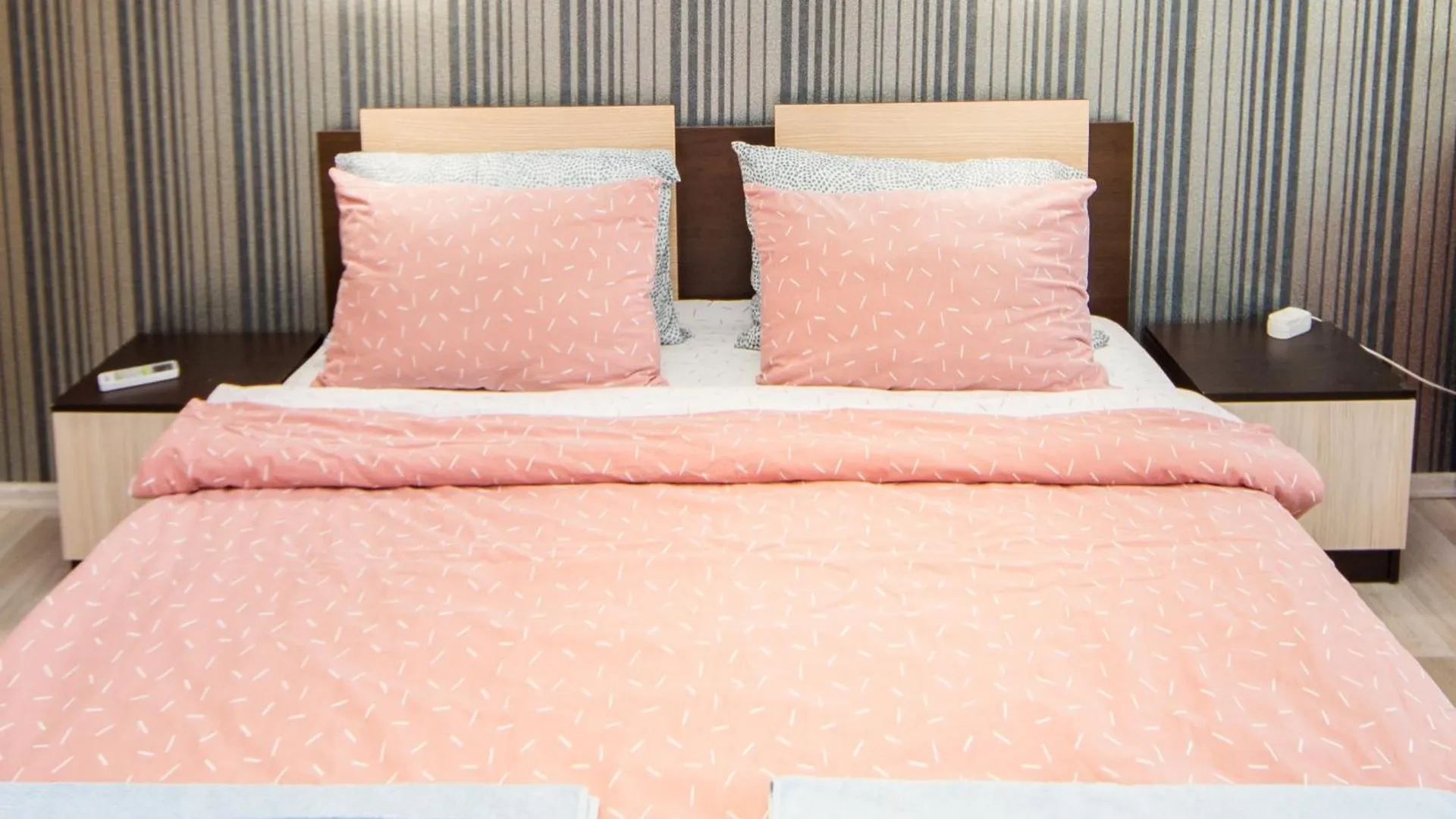 Half Private Apartment Using One Bedroom Instead Of Two - Better Value contacts